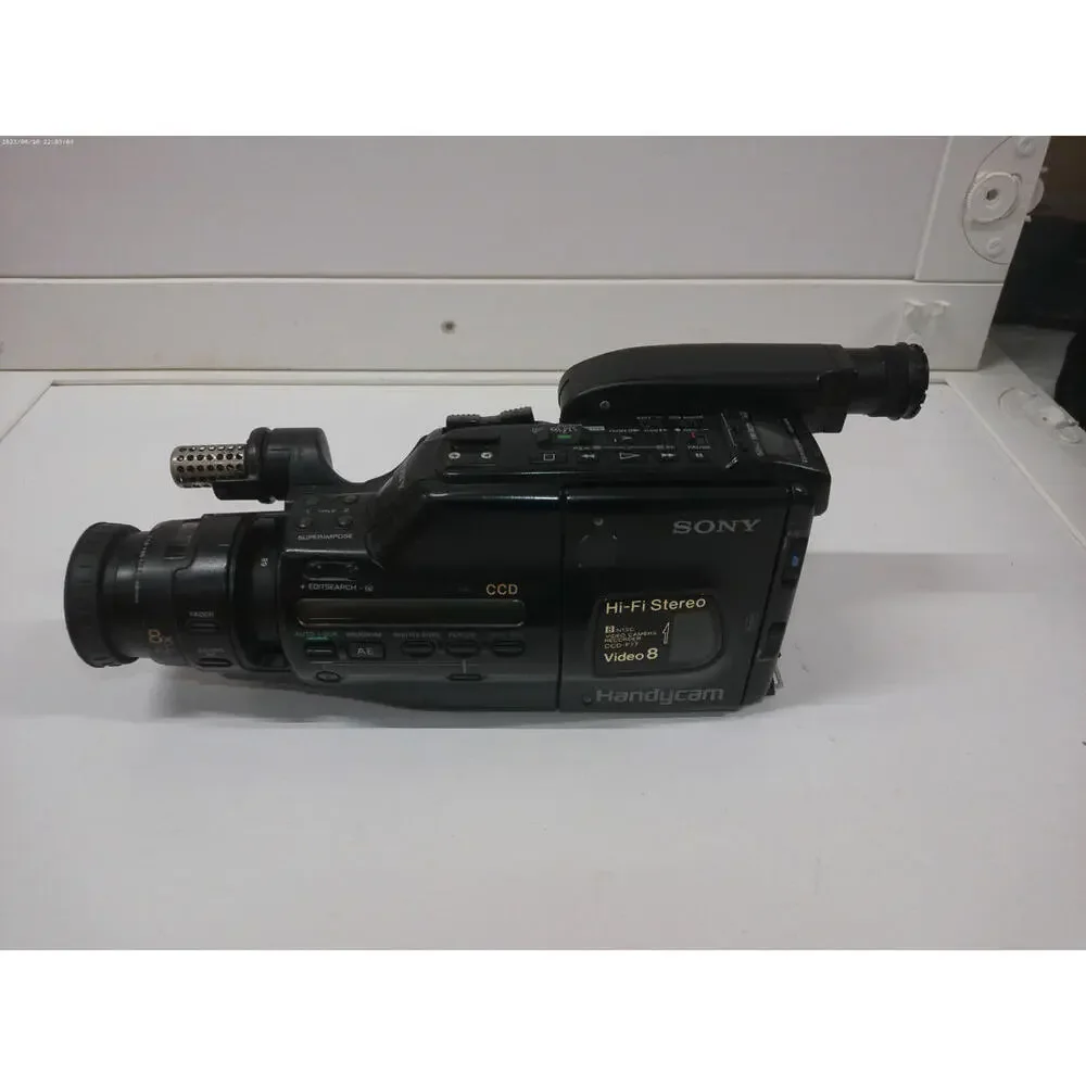 Vintage Sony CCD-F77 HandyCam Camcorder